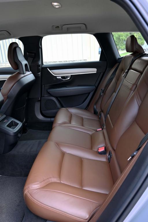 Volvo V90 Cross Country