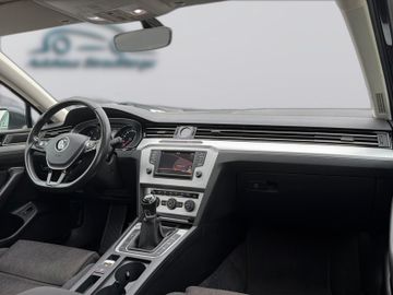 Volkswagen Passat Variant - 12