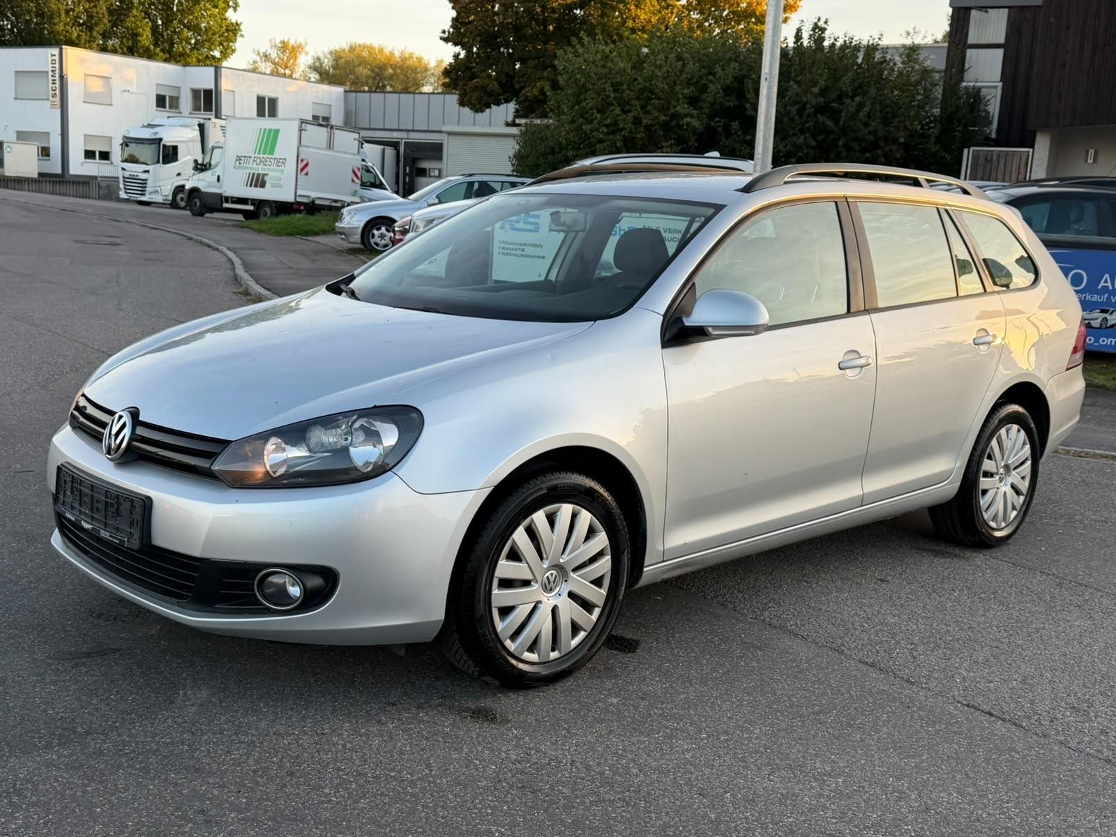 Volkswagen Golf 2013 — interior