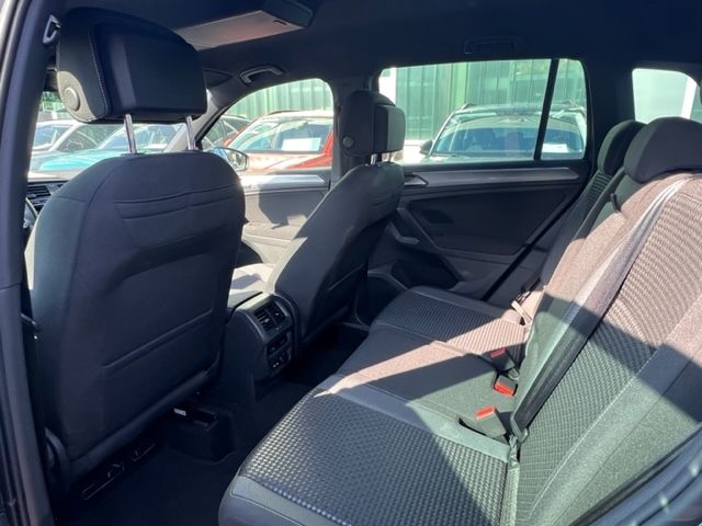 Tiguan 2.0 TDI DSG ACTIVE NAVI AHK LED Kamera Ke
