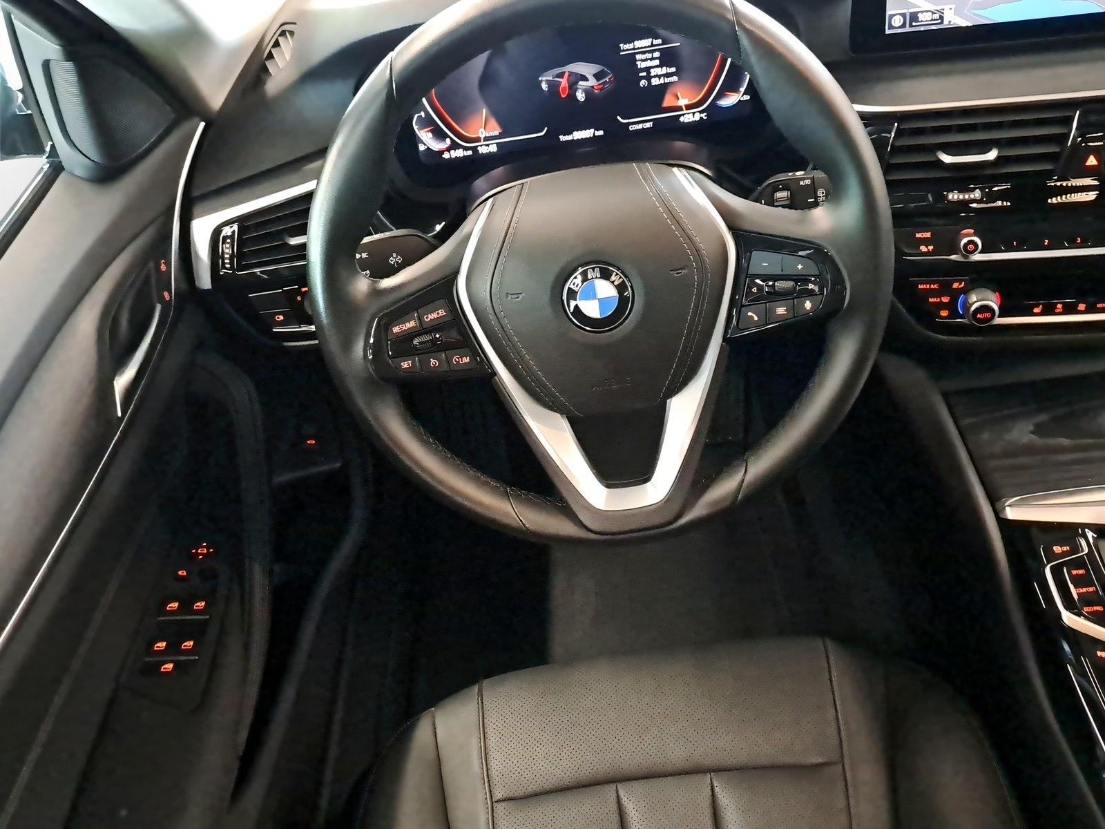 BMW 530i Touring LiveCockpitProf Head-Up Kamera