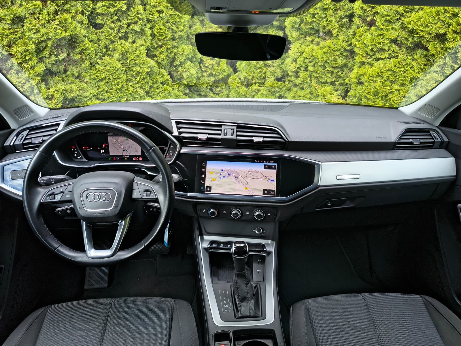 Fahrzeugabbildung Audi Q3 Sportback 35 TDI S-tronic LED+MMI+AHK+SHZ+DSP
