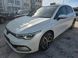 Volkswagen Golf VIII Lim. Style eHybrid 1,4 TSI HeadUp - mit Hybrid-Antrieb: Alcantara, Limousine