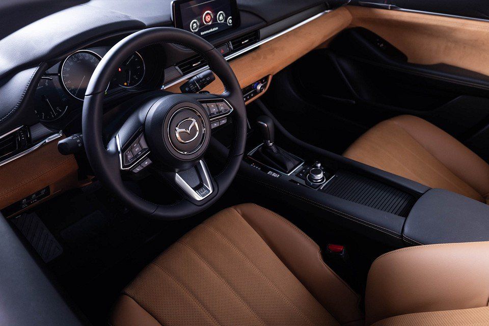 Fahrzeugabbildung Mazda 6 Kombi 2.5i 194PS A/T 20THANNIVERSARY SUNR