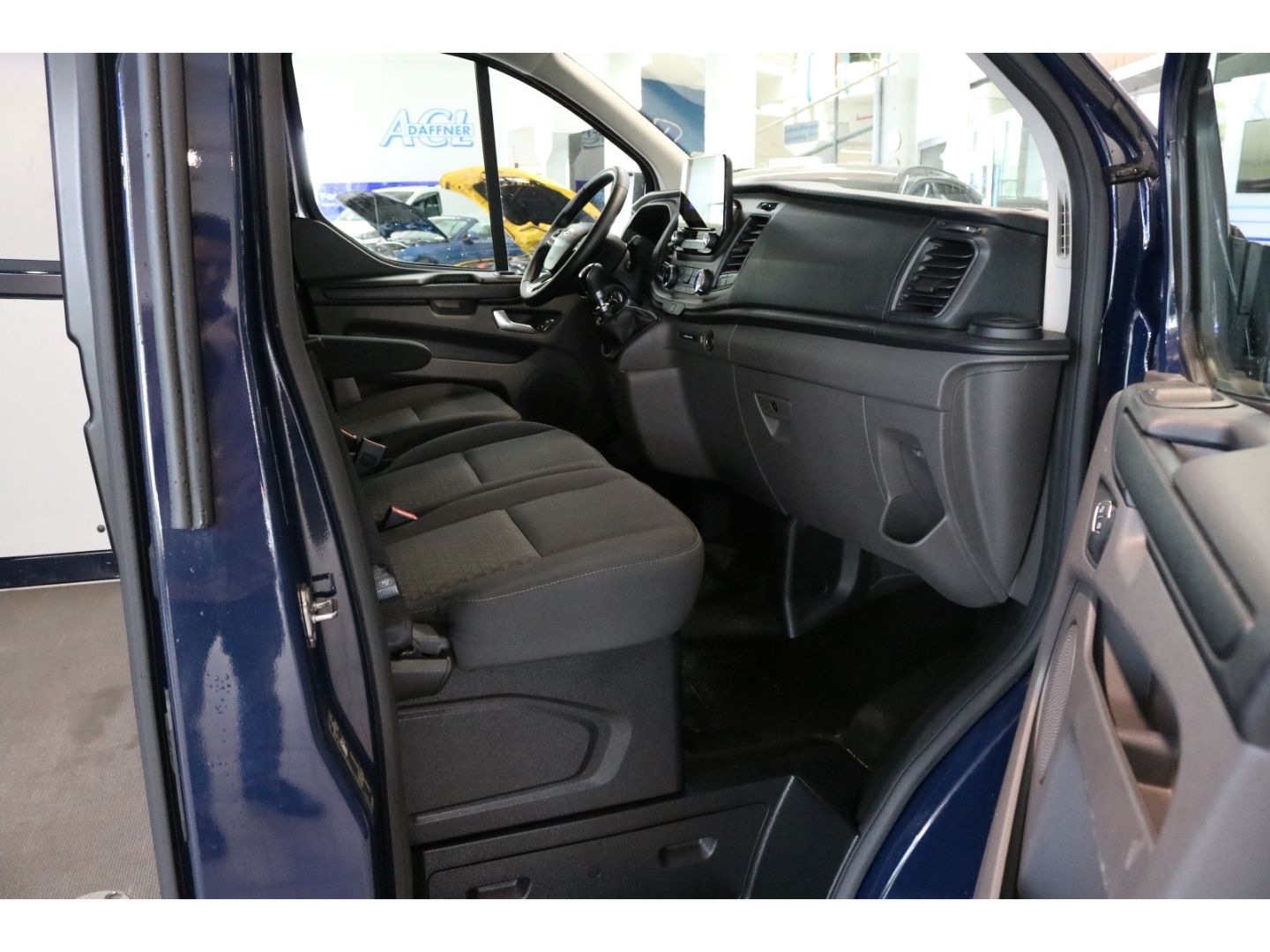 Fahrzeugabbildung Ford Transit Custom Kasten 300 L2 Trend 2.0 TDCi EU6d