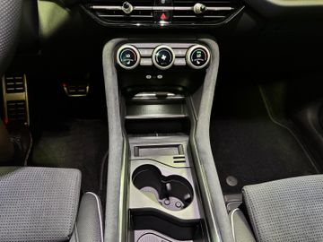 Fahrzeugbestand 24 Skoda Kodiaq 1.5 TSI Sportline AHK "sofort verfügbar"