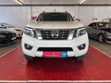Nissan Navara NP300 Visia Double Cab 4x4 1.Hand - : Vollleder, Lederlenkrad