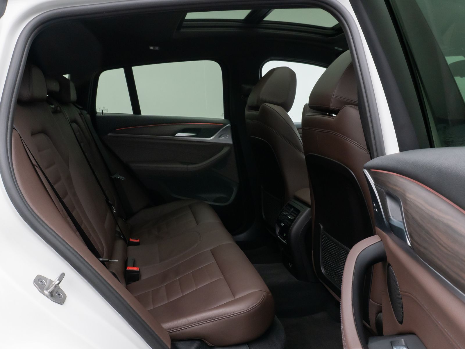 Fahrzeugabbildung BMW X4 xD30d M Sport Kamera Panoram HUD DAB HiFi AHK