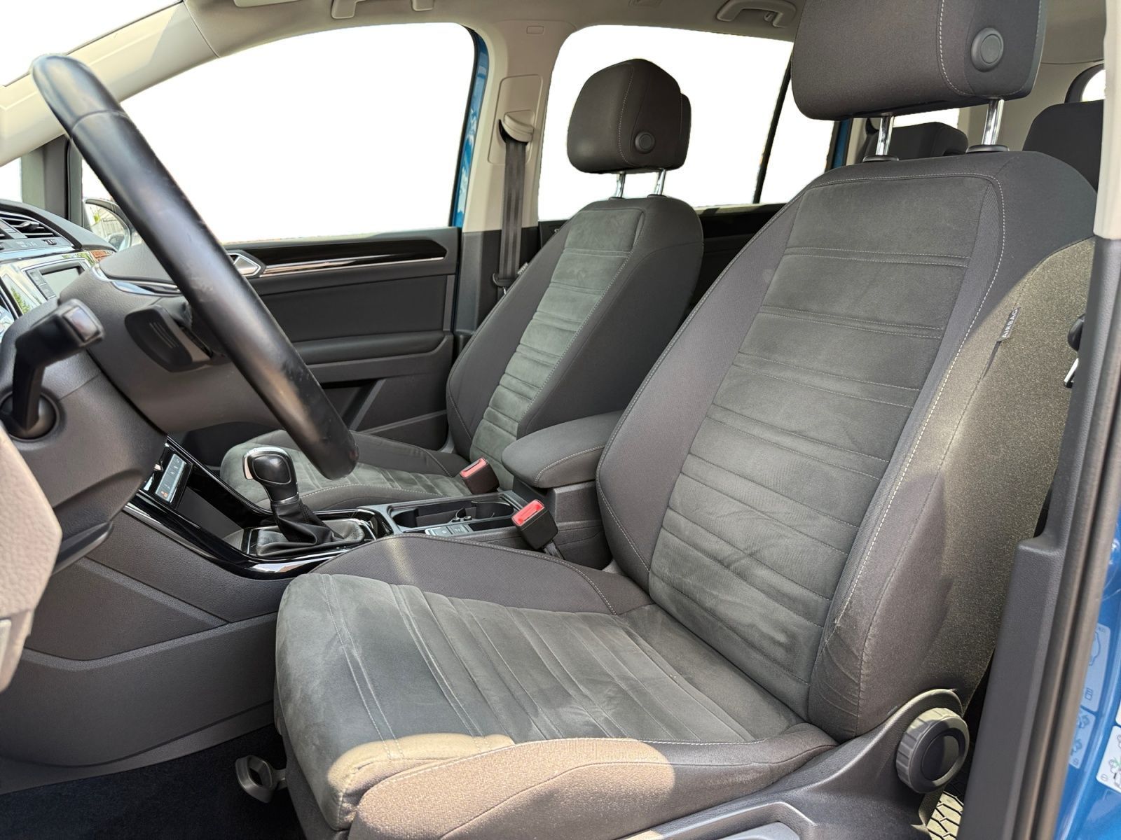 Fahrzeugabbildung Volkswagen Touran 1.4 TSI Highline R-LINE KAMERA ACC