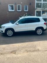 Volkswagen V W  Tiguan - Volkswagen Tiguan mit Diesel-Antrieb: Kombi