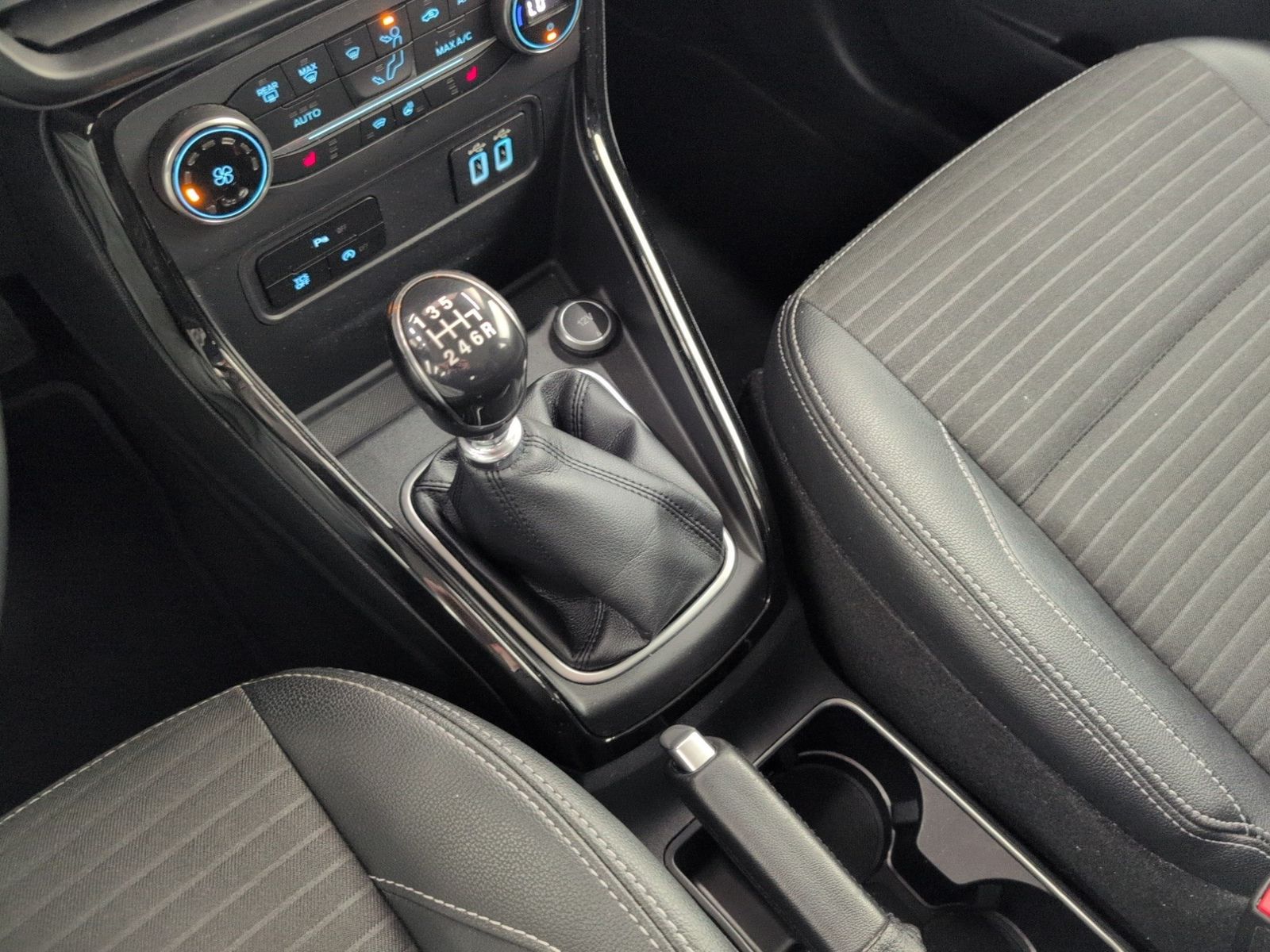 FORD EcoSport 1.0 EcoBoost Titanium Navi Allwetter – Bild 20