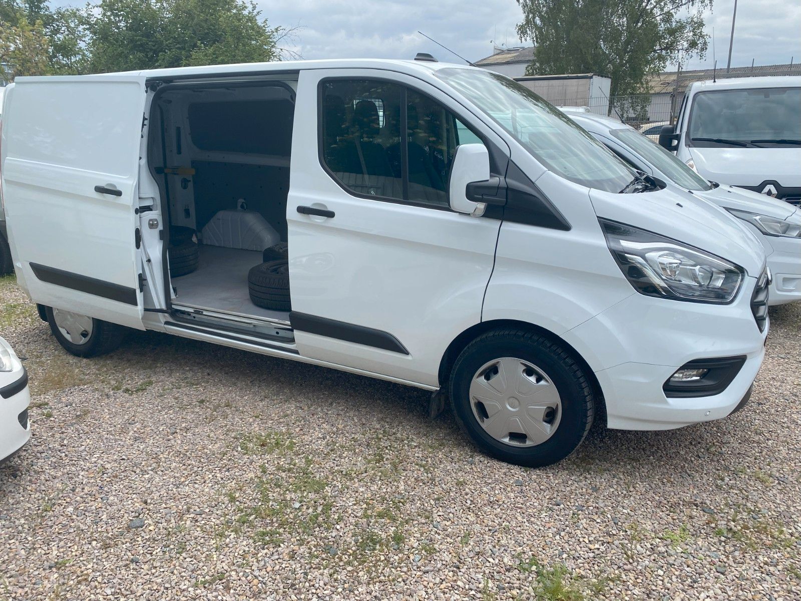 Fahrzeugabbildung Ford Transit Custom Kasten 300 L2 Trend,AHK,Automatic