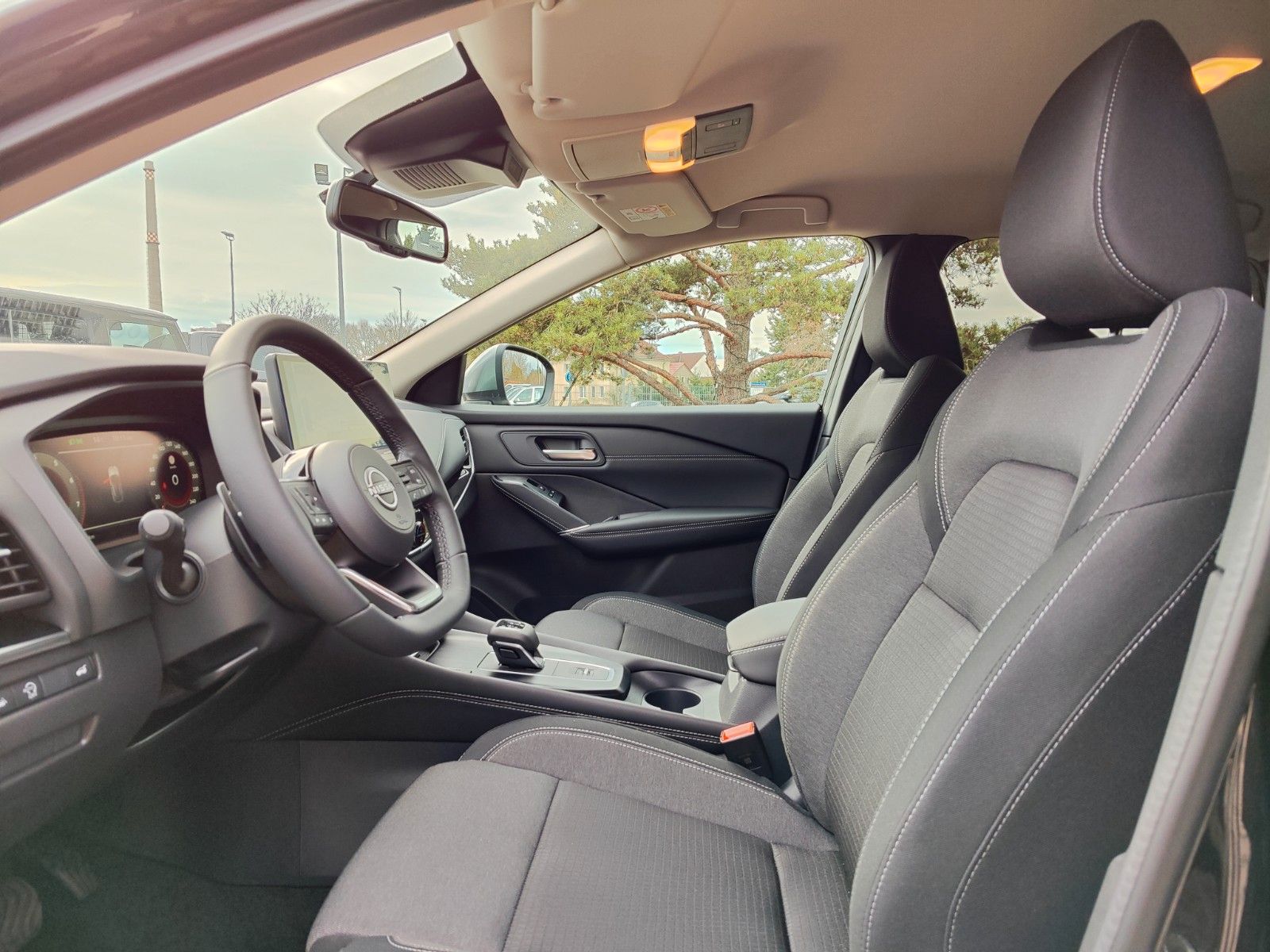 Fahrzeugabbildung Nissan Qashqai 1.3 AT N-Connecta 12,3"NAVI+elHECKKLAPPE