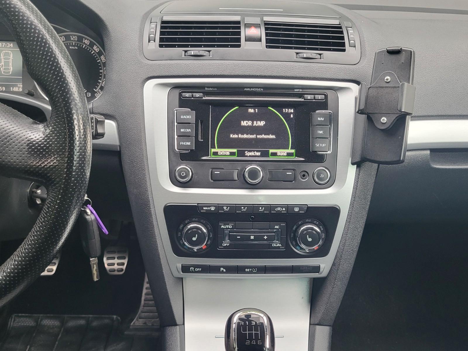 Skoda Octavia 2011 — photo 14