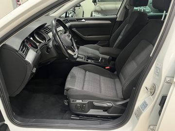 Volkswagen Passat - 8