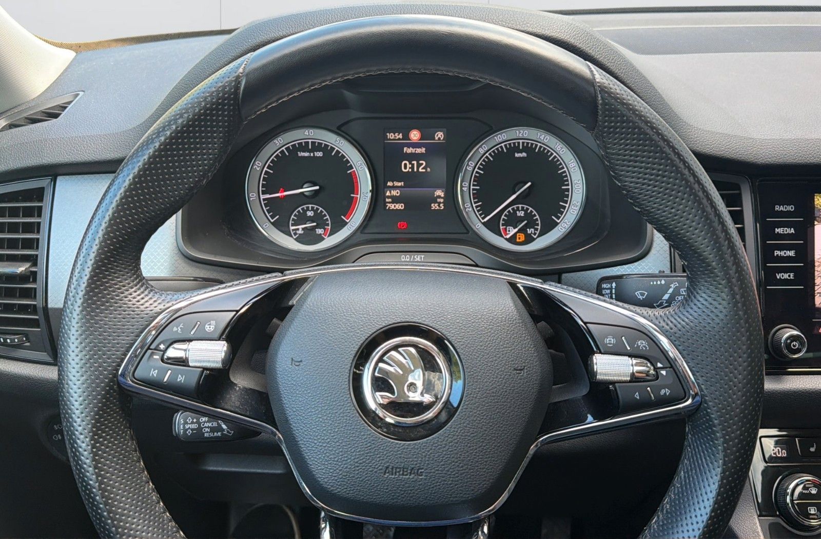 Skoda Kodiaq Ambition 1.5 TSI LED SHZ AHK RFK ACC NAVI foto 11