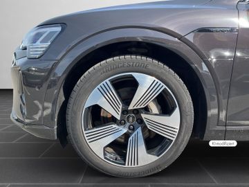 Audi Q8 e-tron - 8