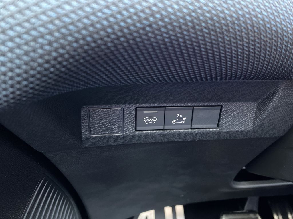 Fahrzeugabbildung Citroën C5 Aircross Hybrid 145 MAX *beh. Frontscheibe*