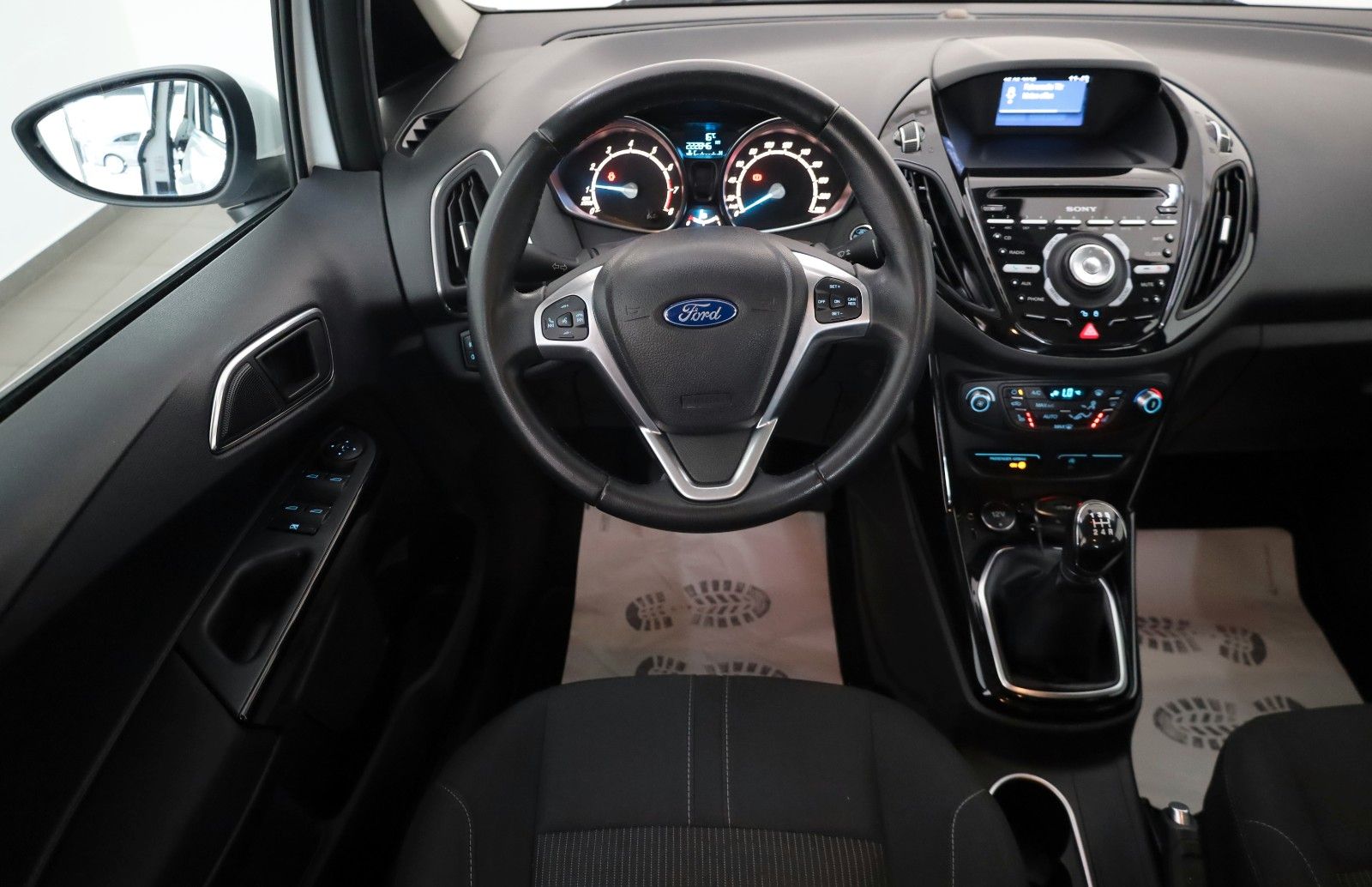 Fahrzeugabbildung Ford B-MAX Titanium SH, Cool & Sound-Paket 3,SR+WR