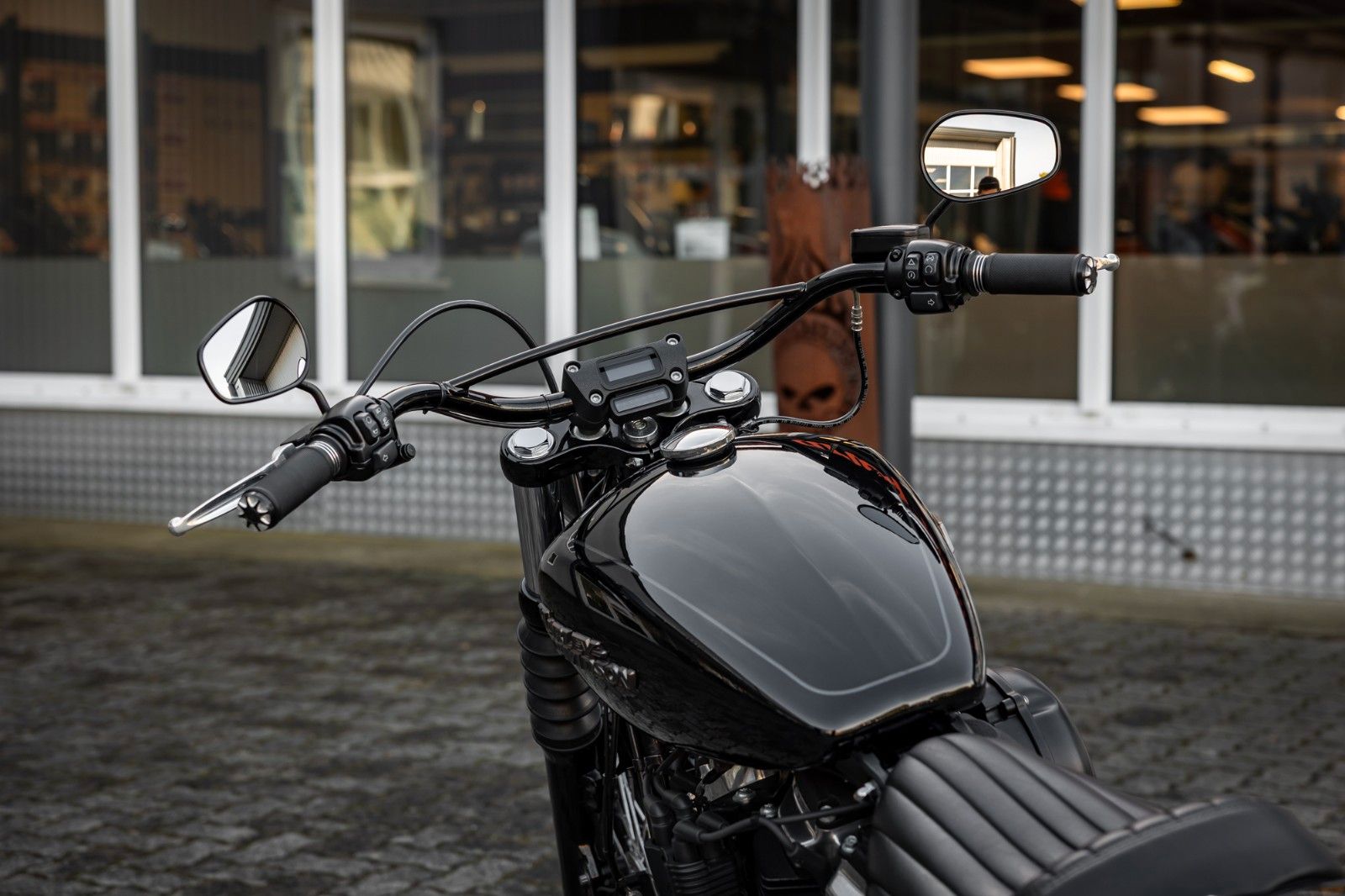 Fahrzeugabbildung Harley-Davidson FXBB STREET BOB Softail  - JEKILL&HYDE