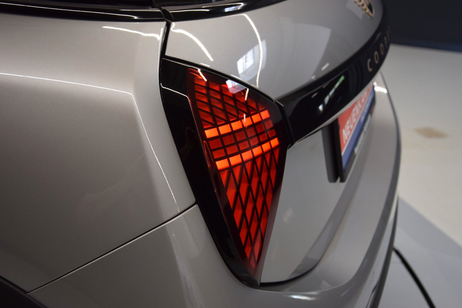 Fahrzeugabbildung MINI Cooper C Ambiente 2-Zonen LED Temp. SitzH.