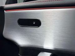 MERCEDES-BENZ CLA 220 SB AMG-Line Night LED Pano Sound Ambient