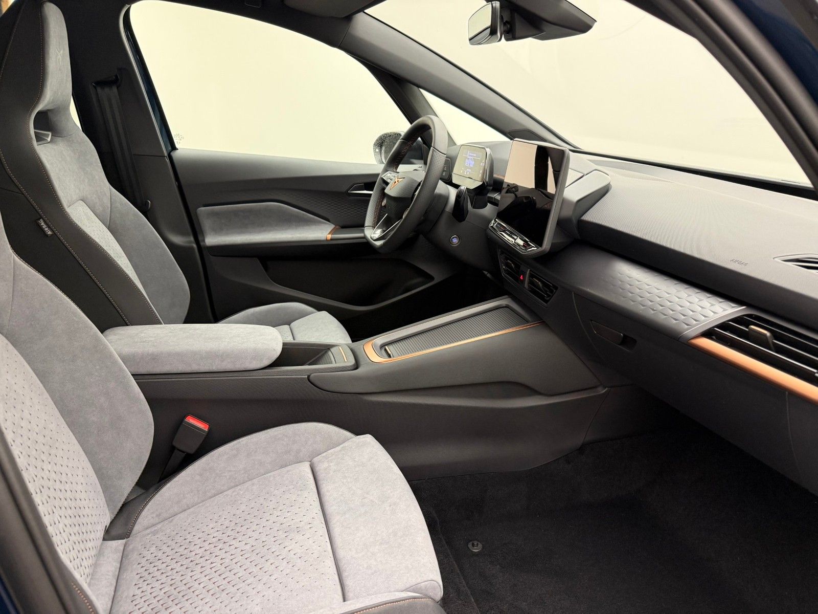 Cupra Born EditionDynamic 231PS 60kWh Ganzjahres imagem 3