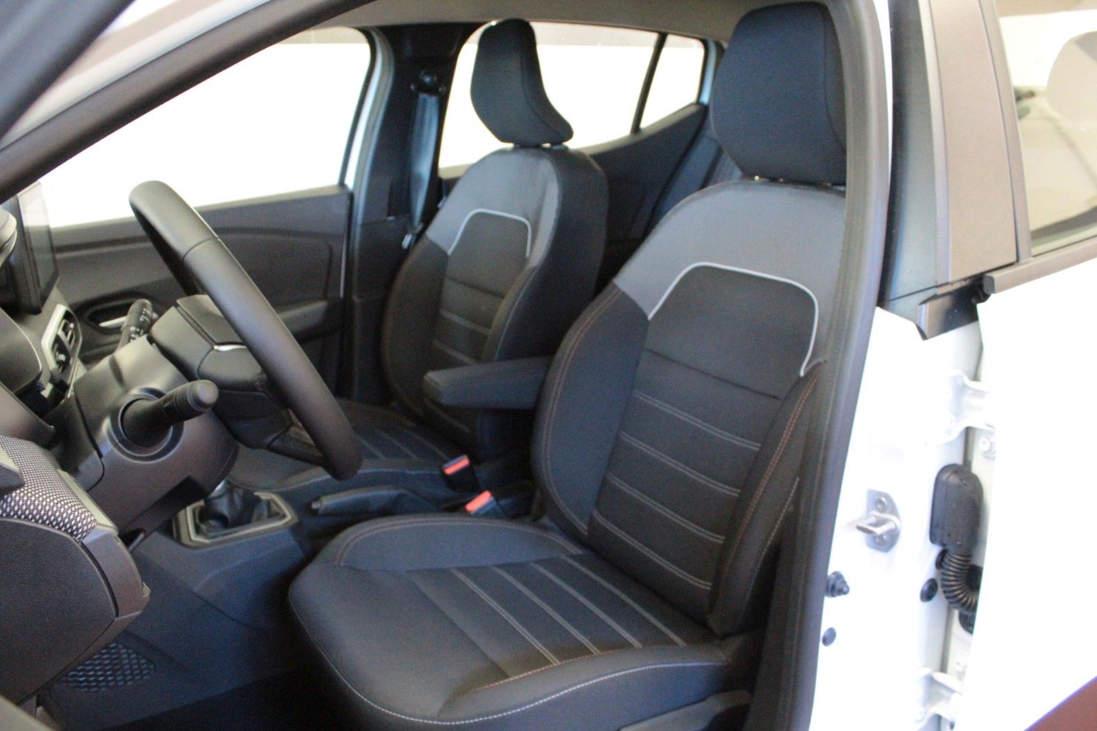 Fahrzeugabbildung Dacia Sandero TCe 90 Stepway auto Expression*Winterp.*