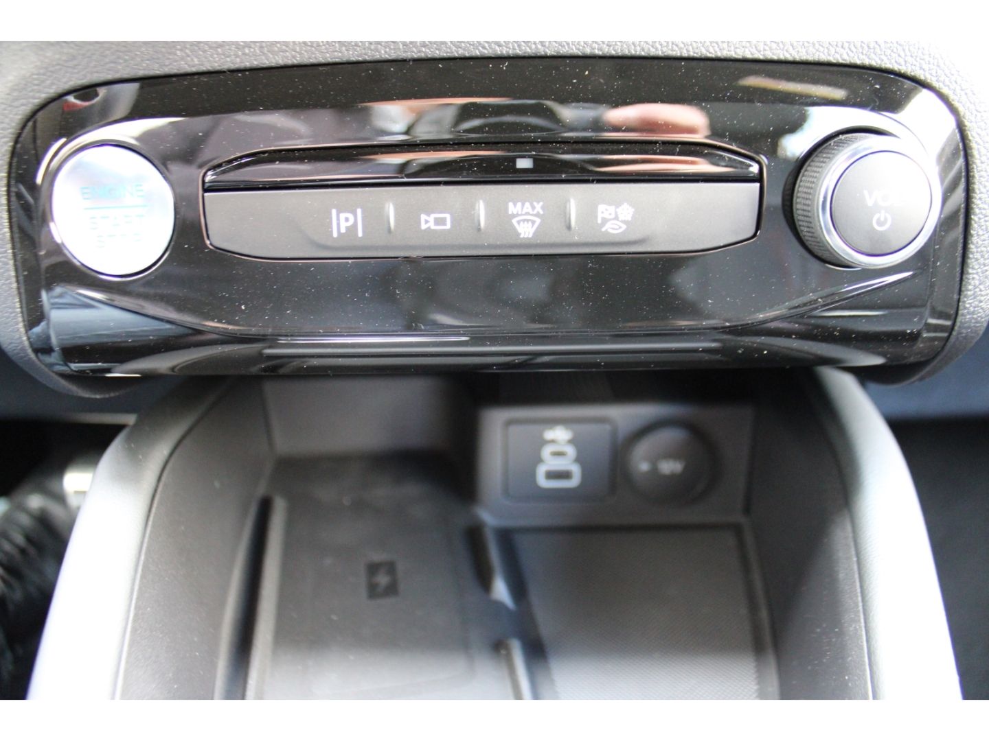 FORD Kuga 2.5 Duratec FHEV ST-Line X 4x4 ACC AHK Pano - Image 28