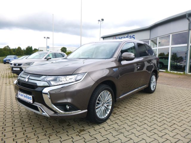 Fahrzeugabbildung Mitsubishi Outlander 4WD Plug-in Hybrid >AUT/AHK/Kamera<