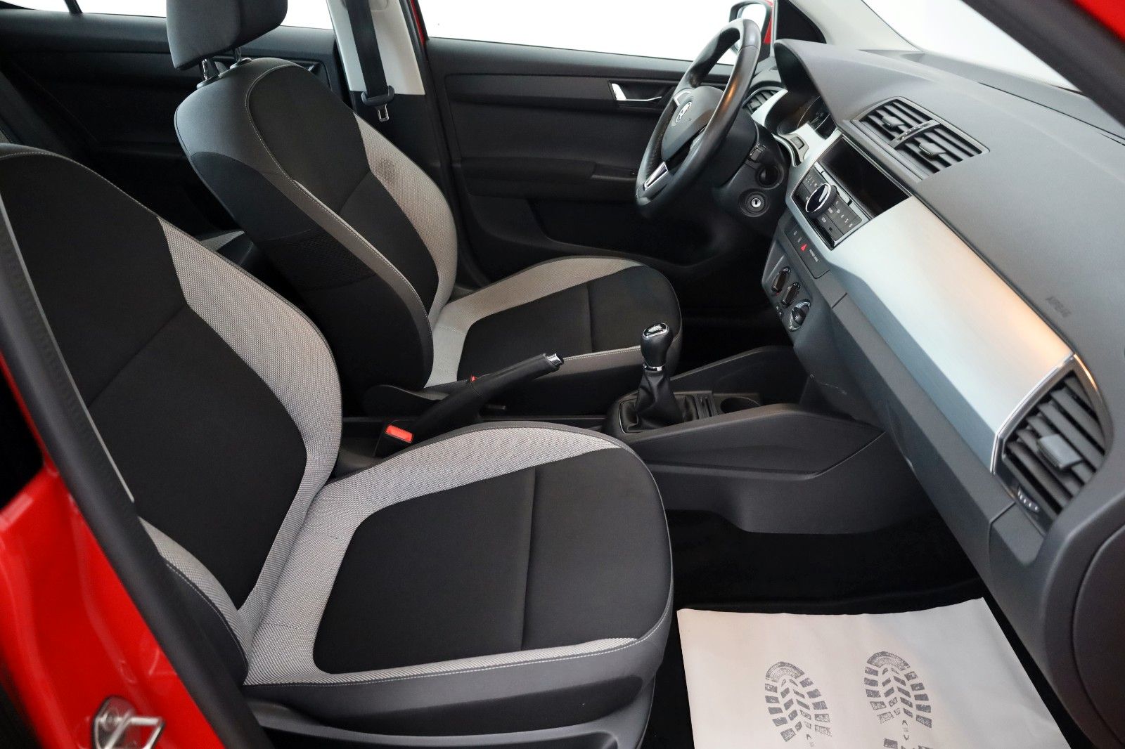 Fahrzeugabbildung SKODA Fabia Ambition,Tempomat,Klima, 8fach bereift