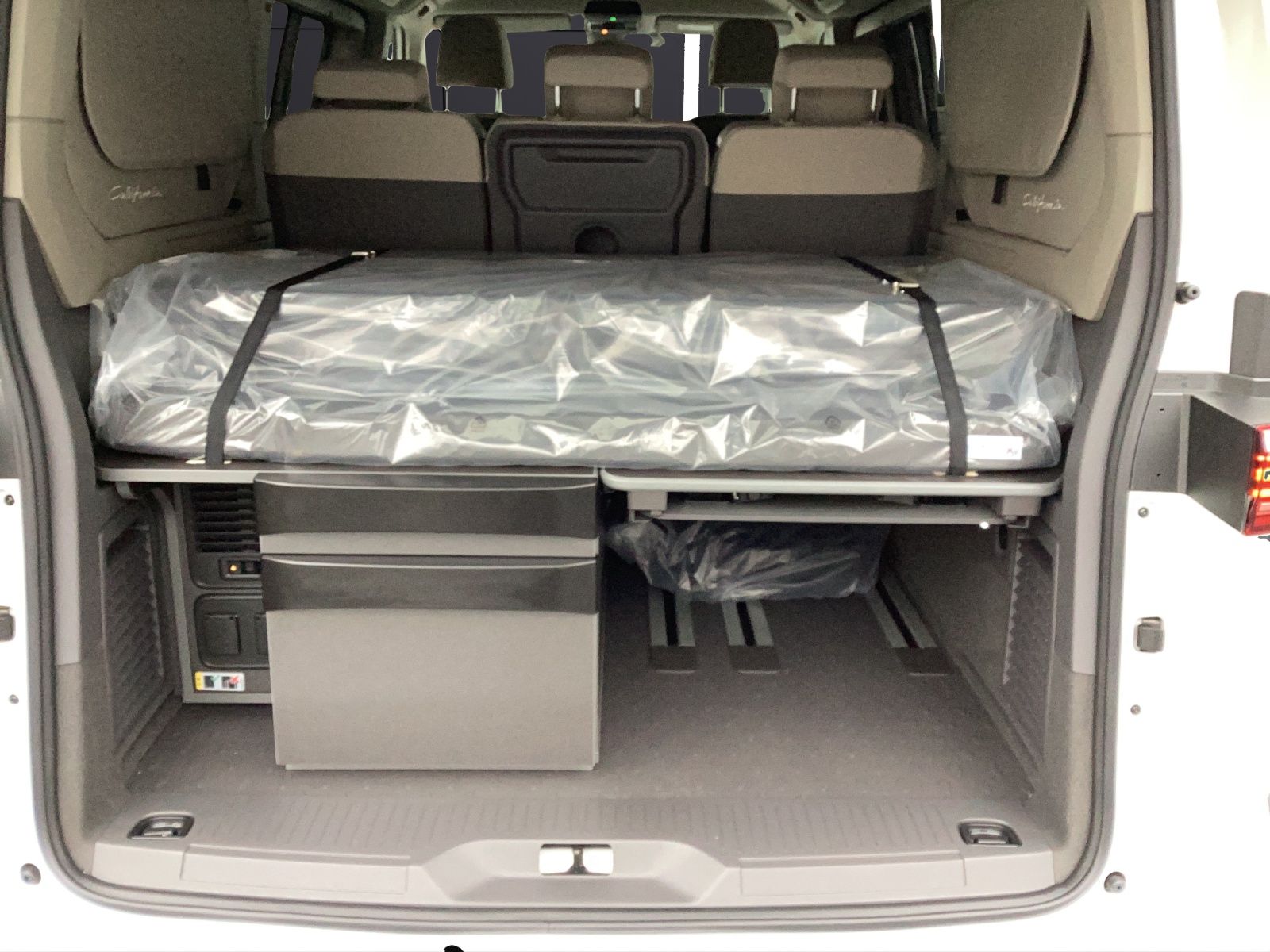 Fahrzeugabbildung Volkswagen T7 California Beach Tour TDI 7-DSG, STANDH. NAVI