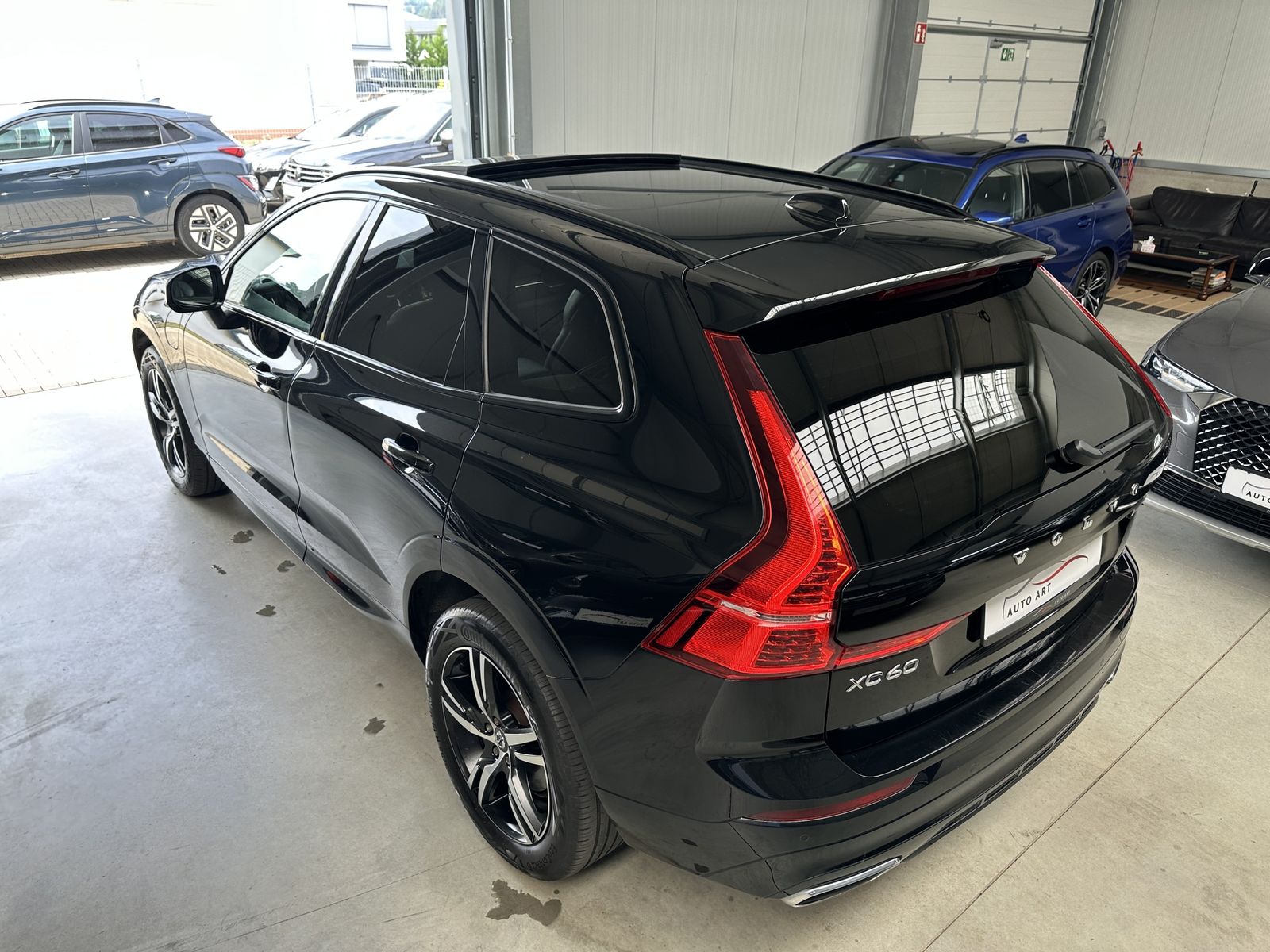 Volvo XC60 T6 R Design Expression AWD Pano AHK ACC  foto 13