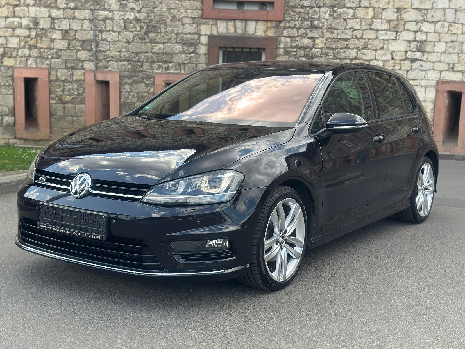 Fahrzeugabbildung Volkswagen GOLF VII R LINE+HIGHLINE BMT