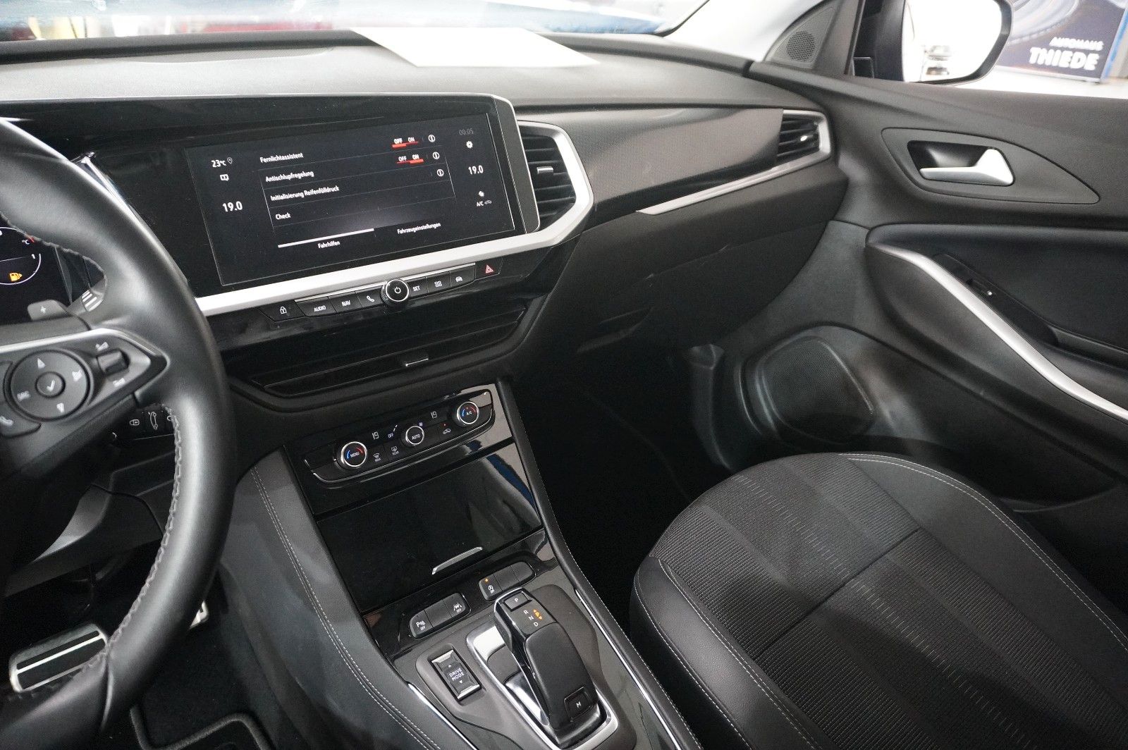 Fahrzeugabbildung Opel Grandland 1.5D GS SPORT NAVI/LED/VIRT./SPORT/DAB
