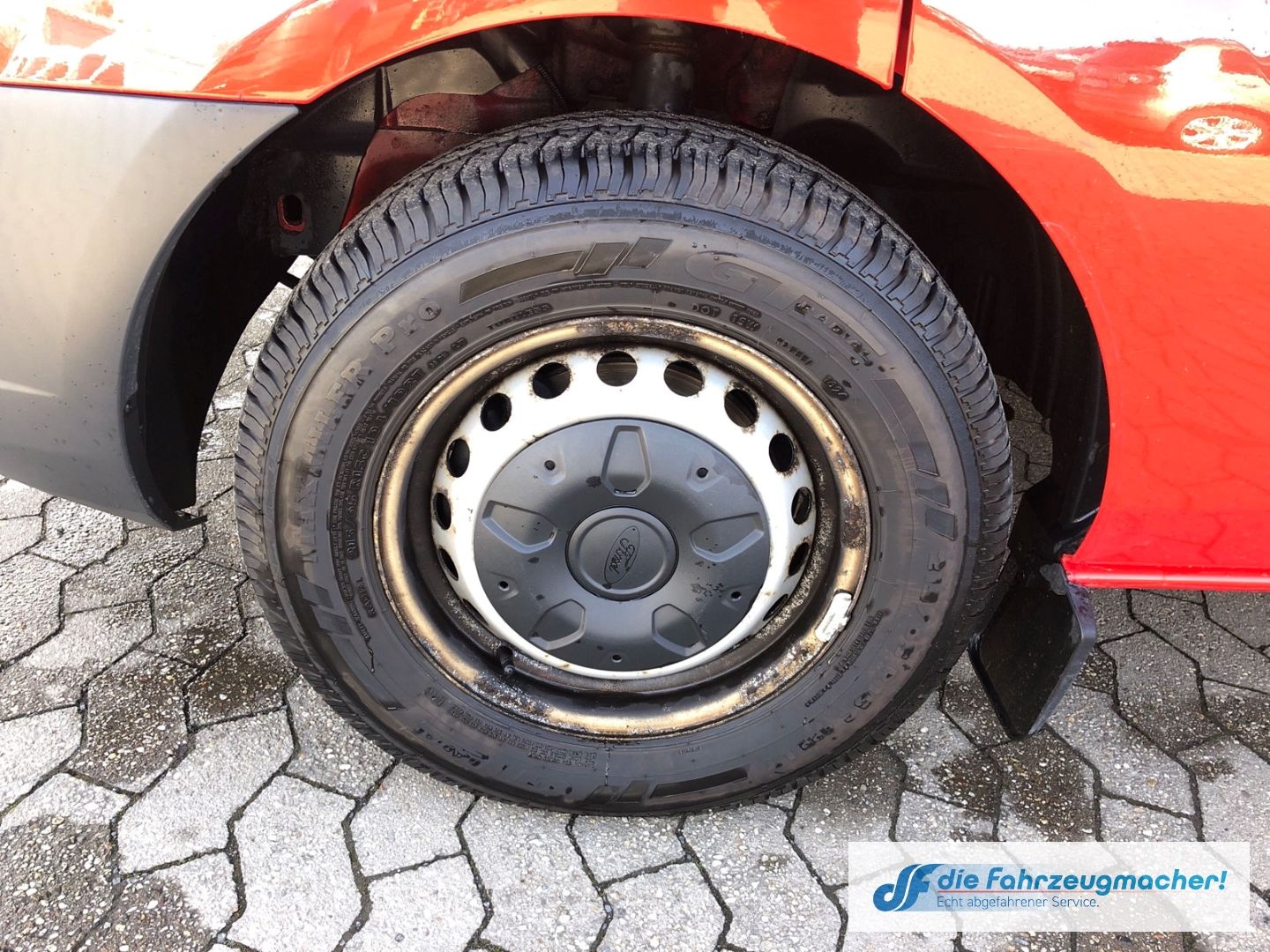 Fahrzeugabbildung Ford Transit Custom Kombi 300 L1 2.2 TDCi *1851