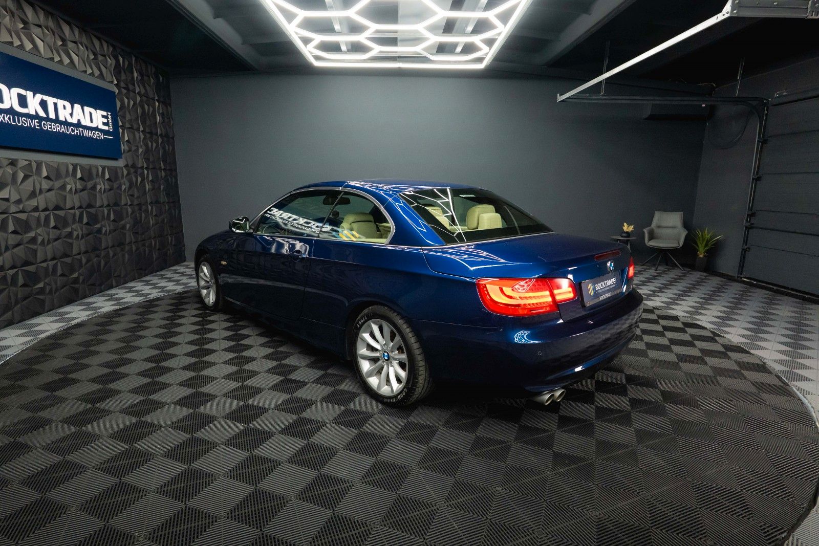 Fahrzeugabbildung BMW 330d Cabrio Sport Edition *Bi-Xenon*H&K*Memory*