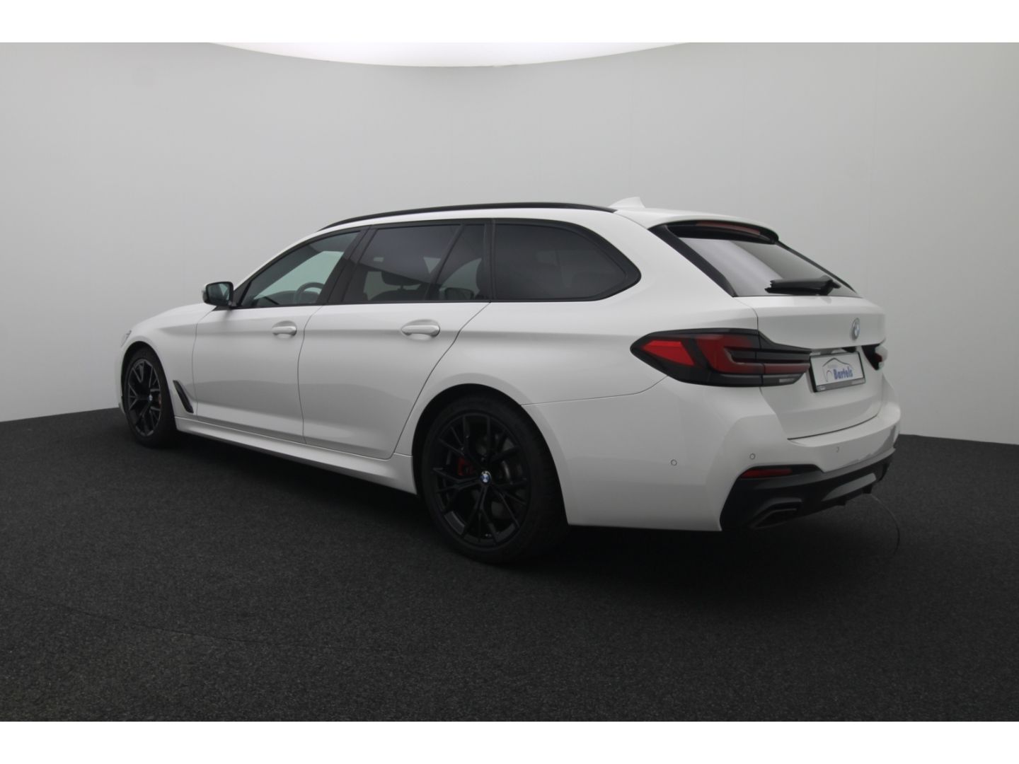 Fahrzeugabbildung BMW 540 d xDrive M Sport Touring Park-Assistent AHK