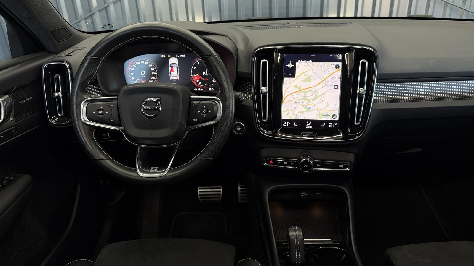 Volvo XC40 R Design 2WD*PANO*KAMERA*HARMAN-KARDON*LANE