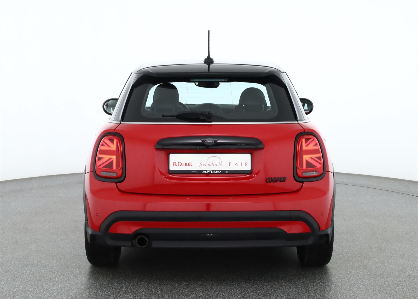 MINI Cooper 1.5 Classic Trim LED Navi Kamera Leder