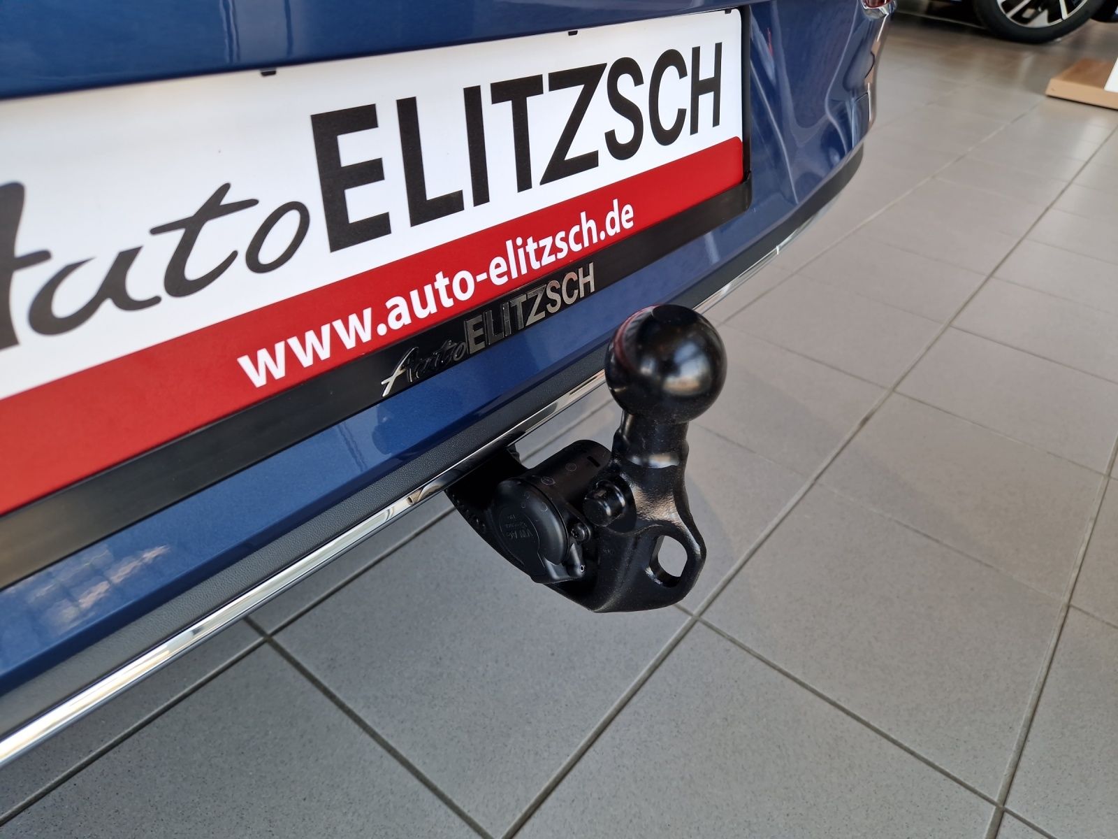 Fahrzeugabbildung Volkswagen Golf VIII eTSI DSG Edition 50