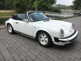 Porsche 911 Carrera Cabrio Oldtimer in wei... - Porsche aus 1983: 911