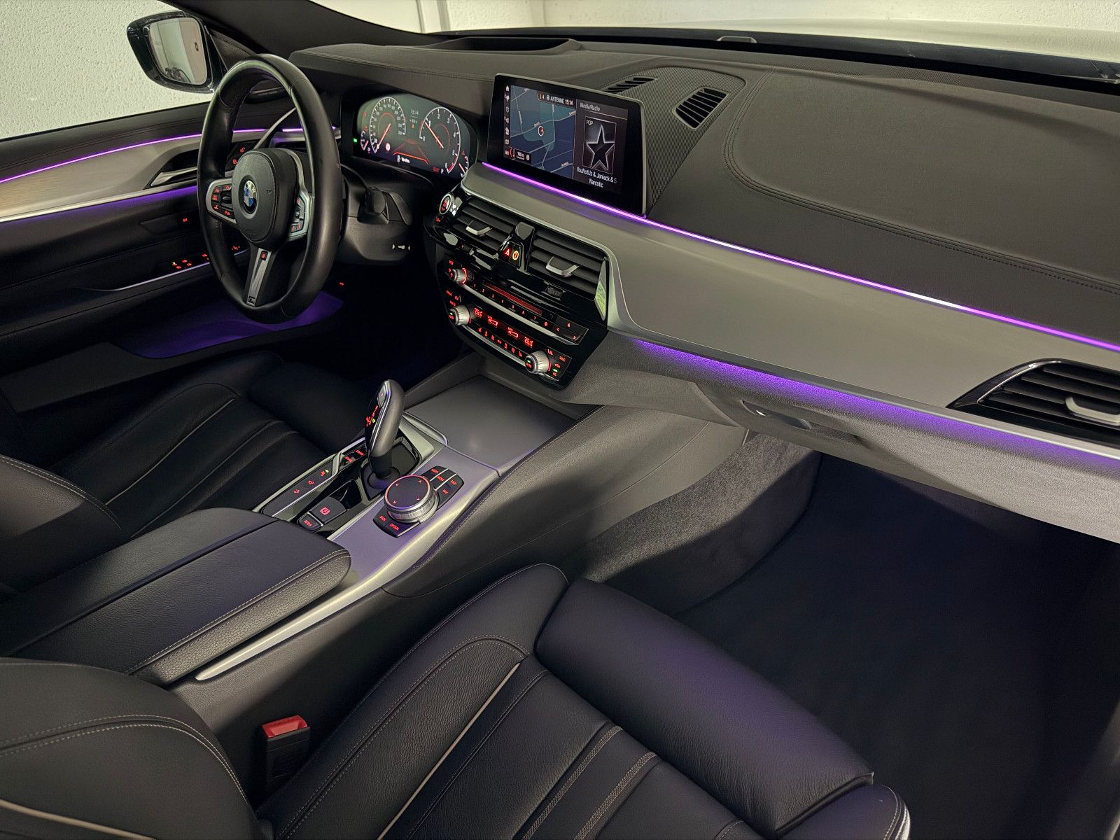 Fahrzeugabbildung BMW 640 d xDrive M SPORT/LED/AHK/HuD/PANO/ACC/H&K