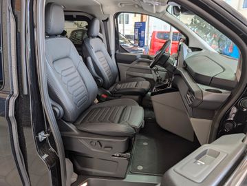 Ford Tourneo Custom 2.0 L Titanium +