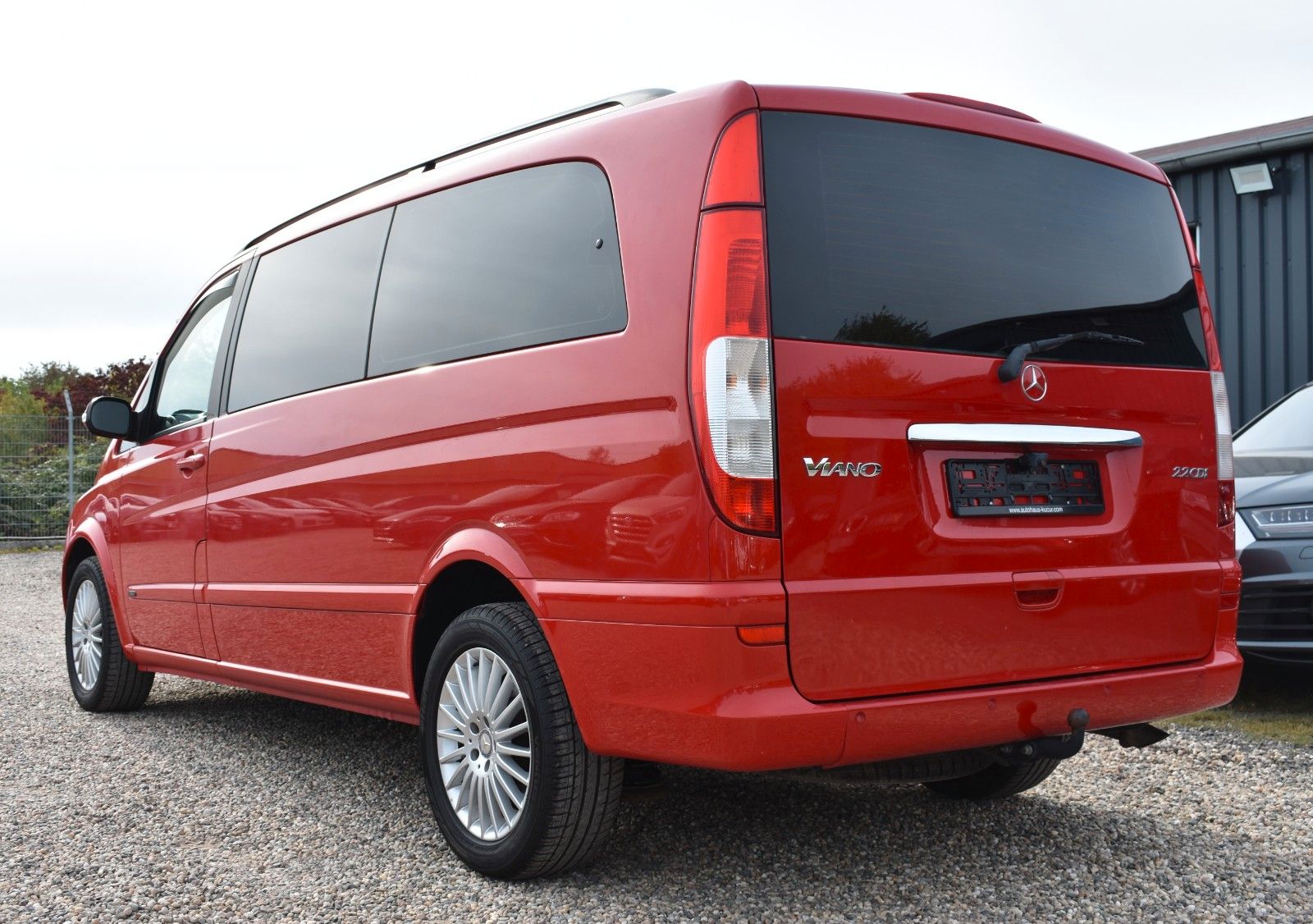 Fahrzeugabbildung Mercedes-Benz Viano 2.2 CDI extralang KLIMA/PDC/AHK/6 Sitze