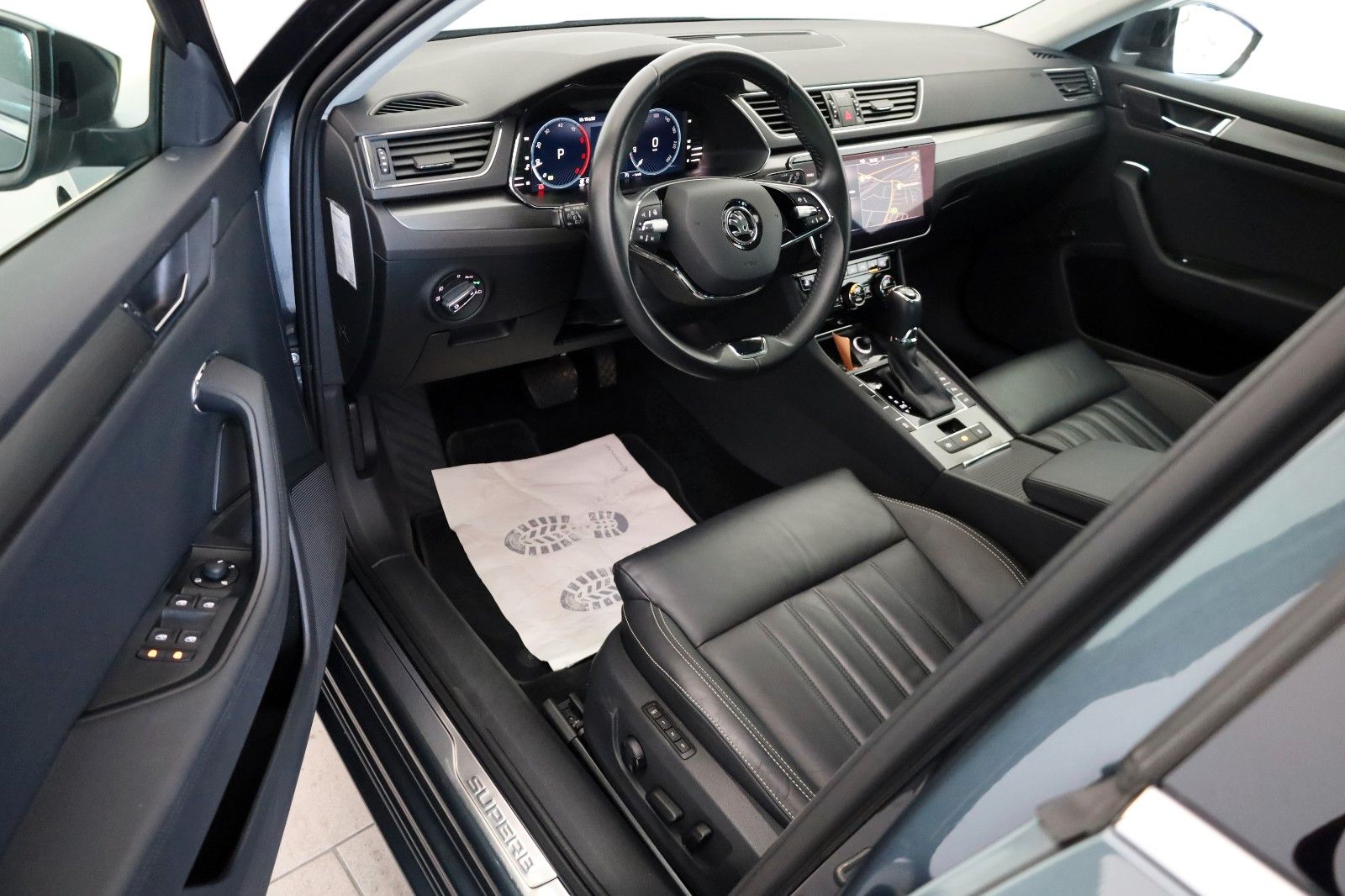 Fahrzeugabbildung SKODA Superb Combi Style Leder,Navi,LED,Memory,Virtual
