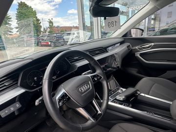 Audi Q8 e-tron - 10