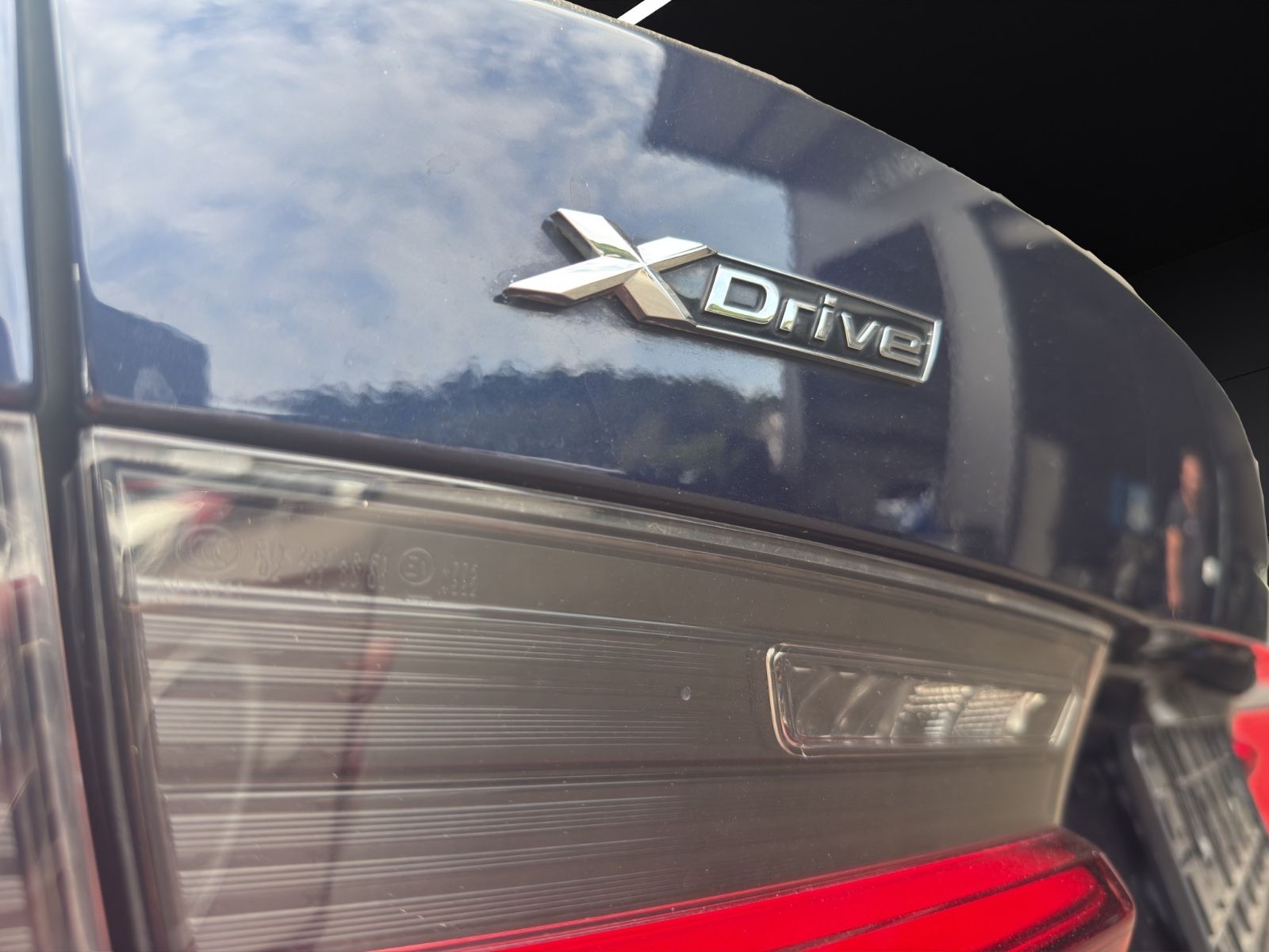 Fahrzeugabbildung BMW 320 d xDrive Touring *Ambiente*Sport Line* AHK*