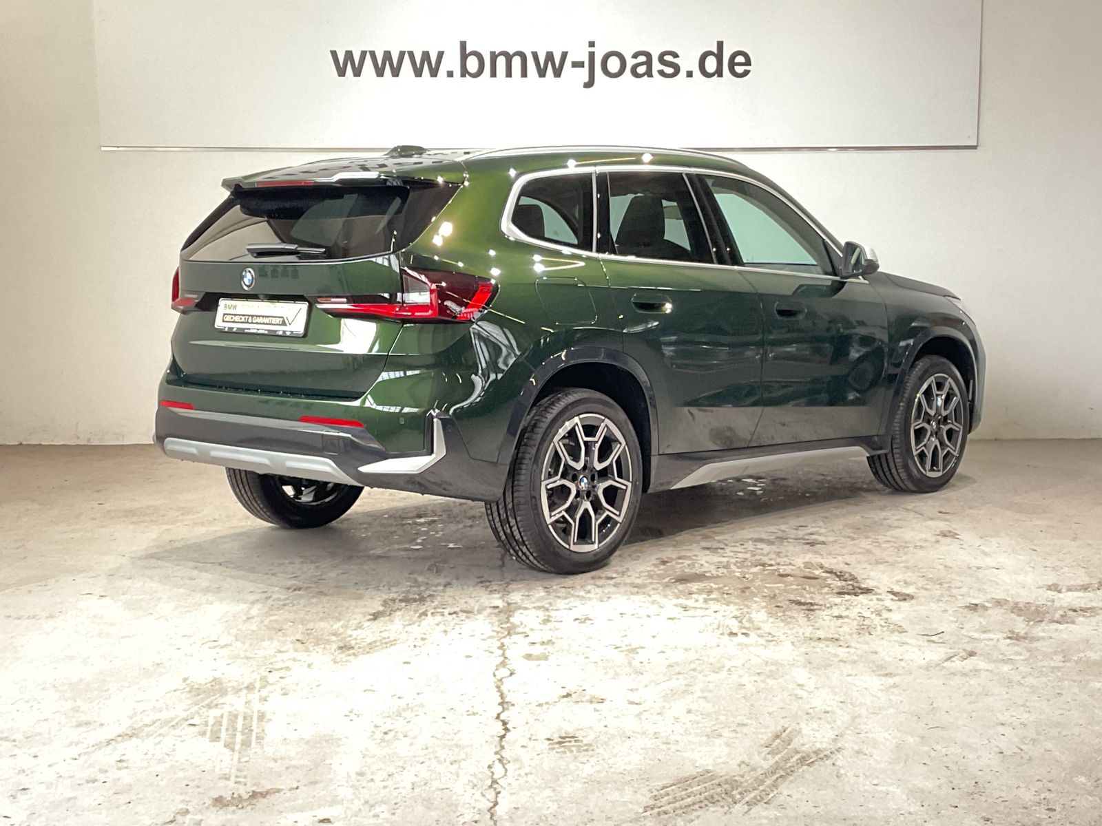 Fahrzeugabbildung BMW X1 sDrive18d Head-Up Panoramaglasdach 19" LMR