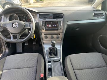 Volkswagen Golf - 9